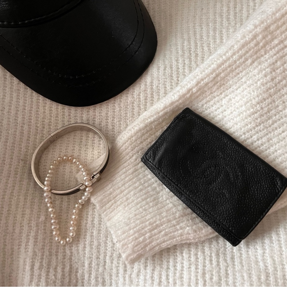 CHANEL Black Quilted Leather Key & Card Holder